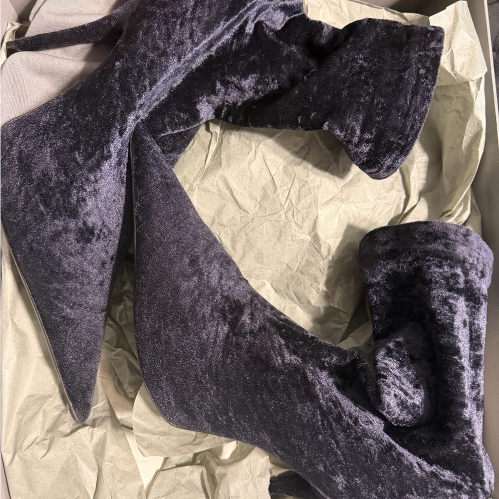 Never worn 
 Black Crushed Velvet Jersey